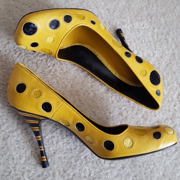 Alexander McQueen Shoes - Alexander McQueen Yellow/Black Polka Dot Pump